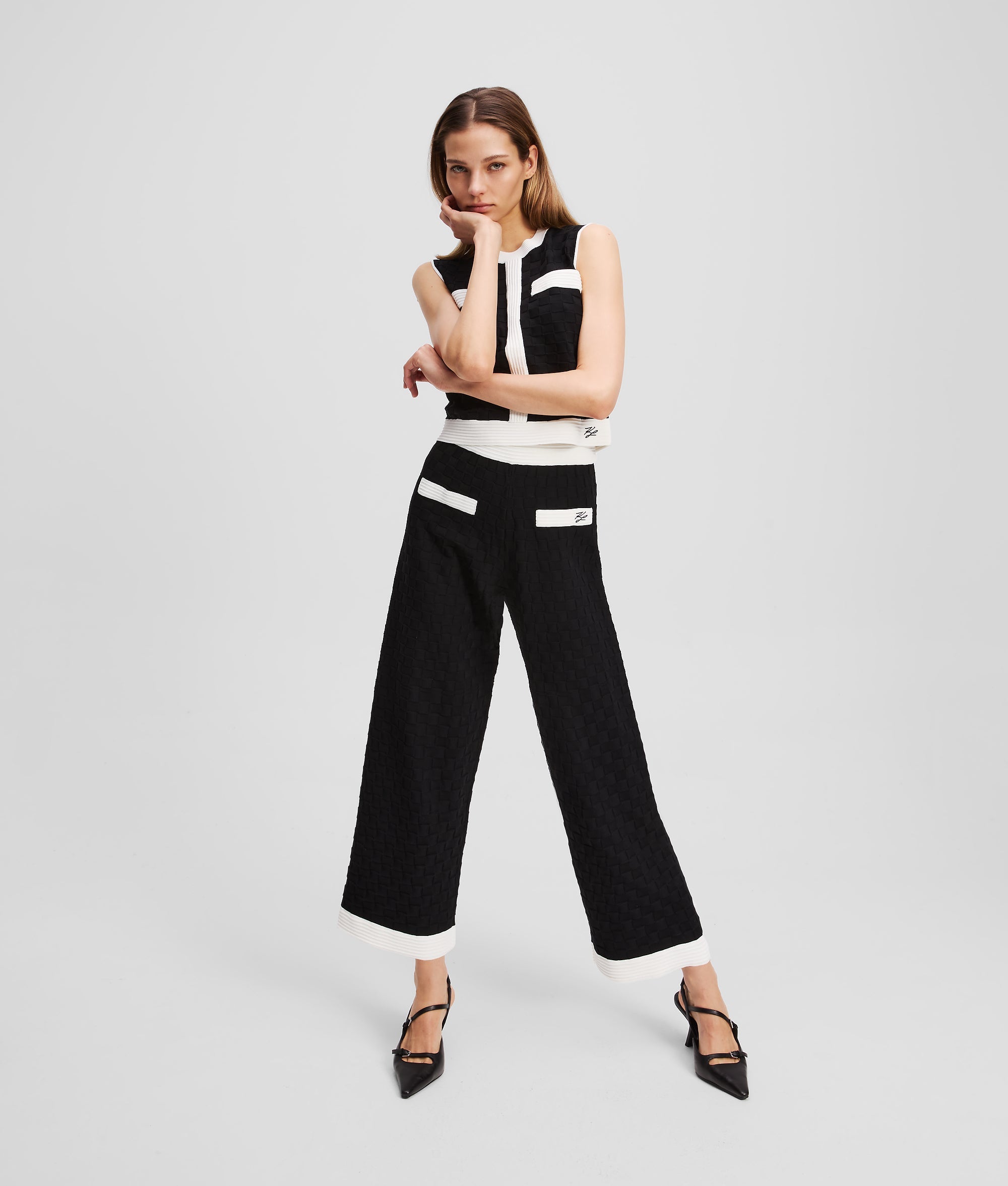 CONTRAST PIPING KNITTED PANTS