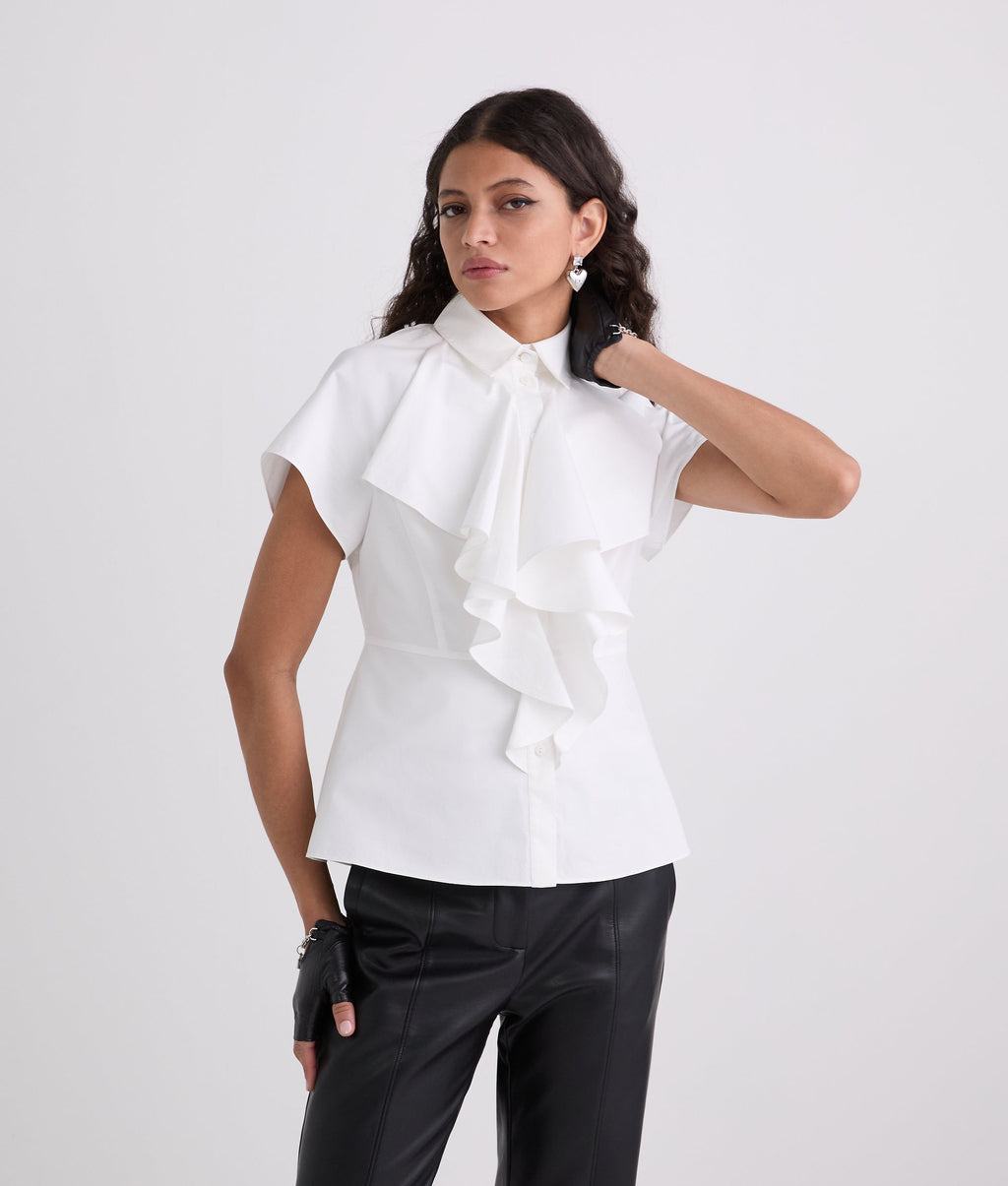 SHORT-SLEEVED RUFFLE BLOUSE