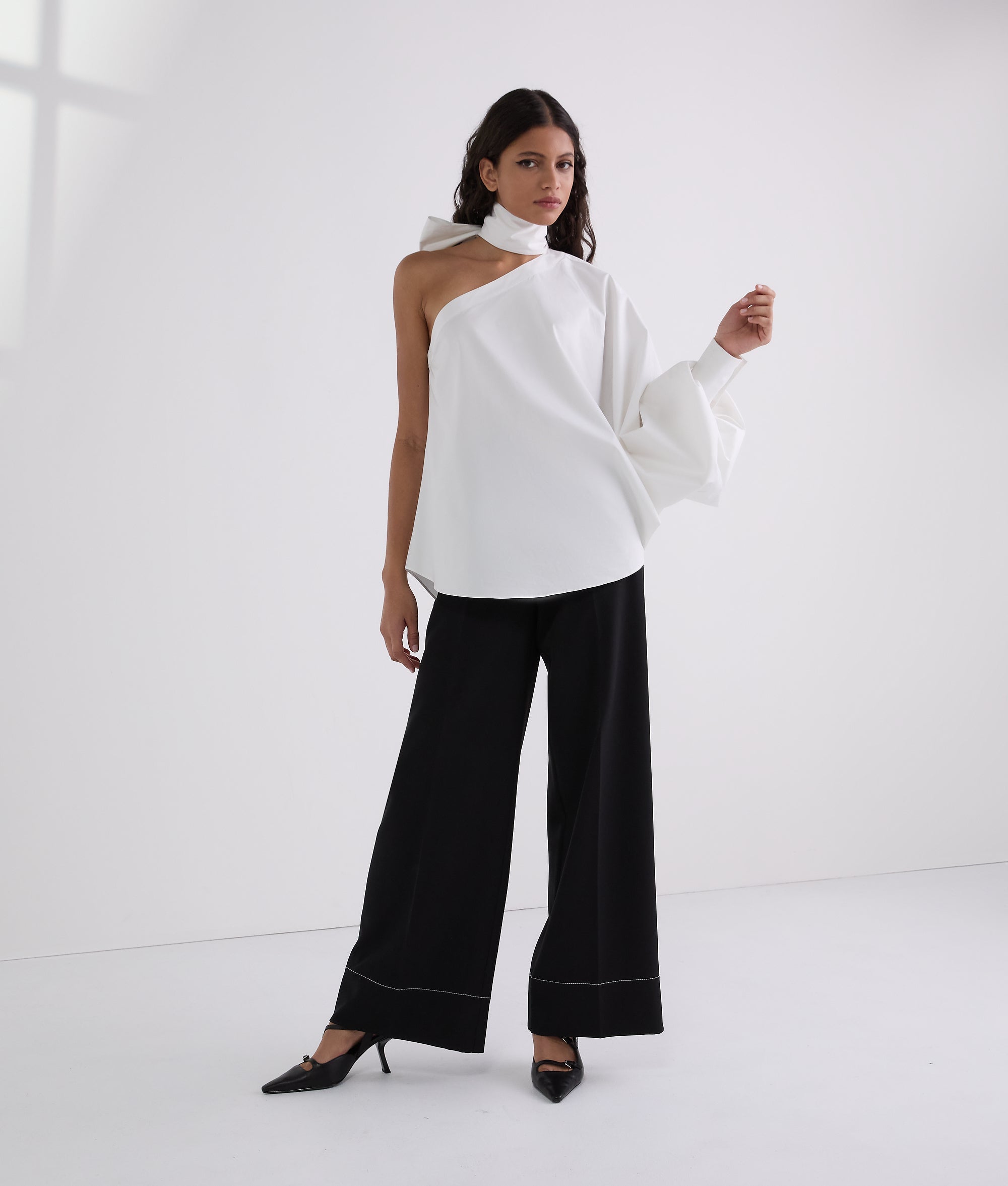 ONE-SLEEVE BOW-DETAIL SHIRT