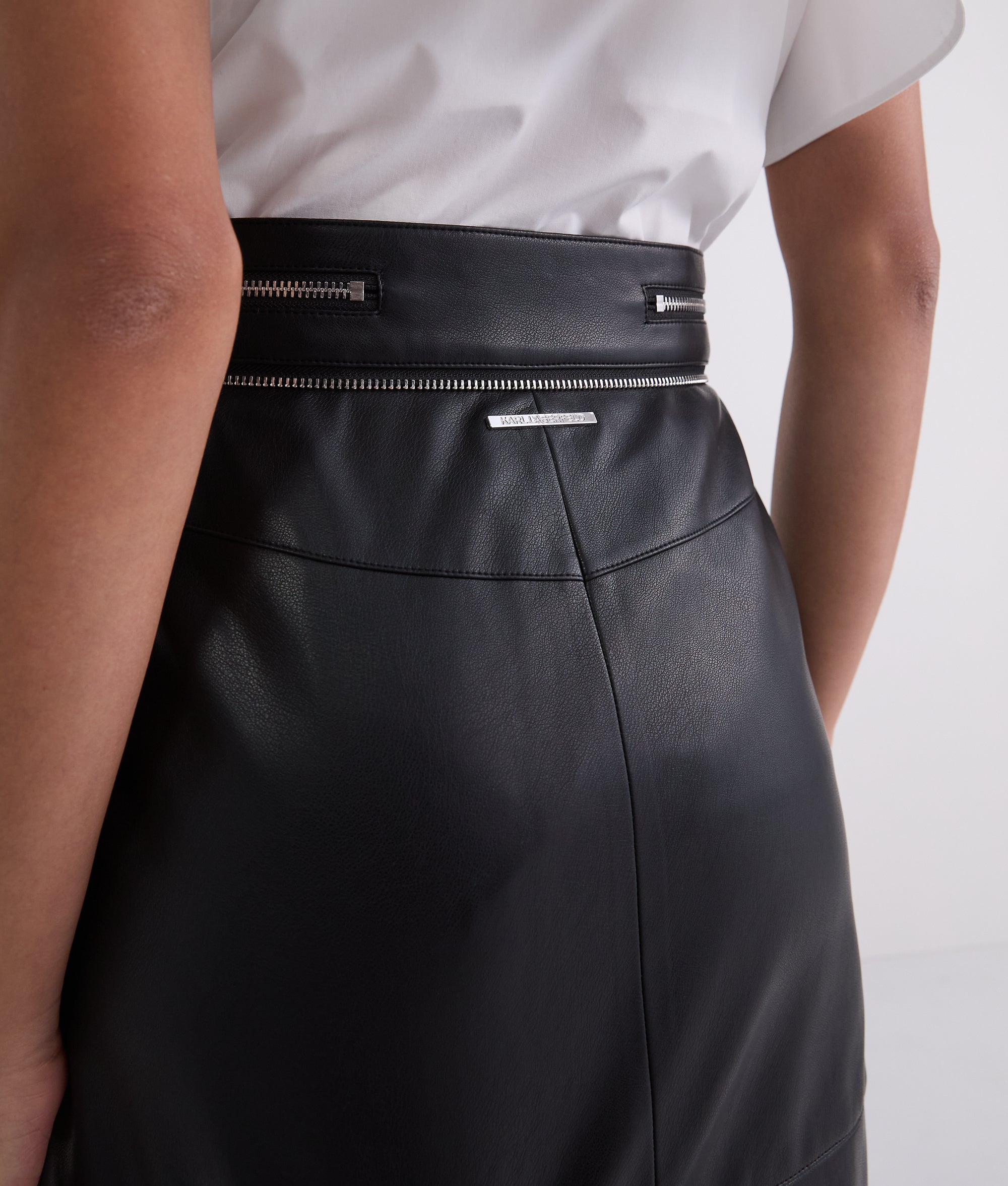 FAUX-LEATHER ZIP DETAIL SKIRT