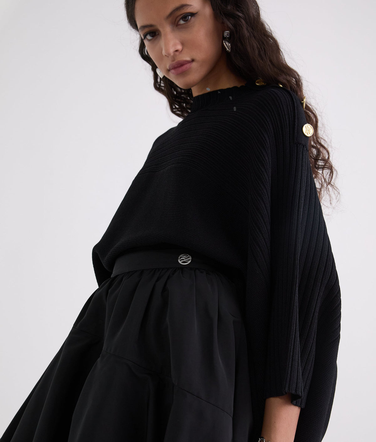 VOLUMINOUS RUFFLE SKIRT