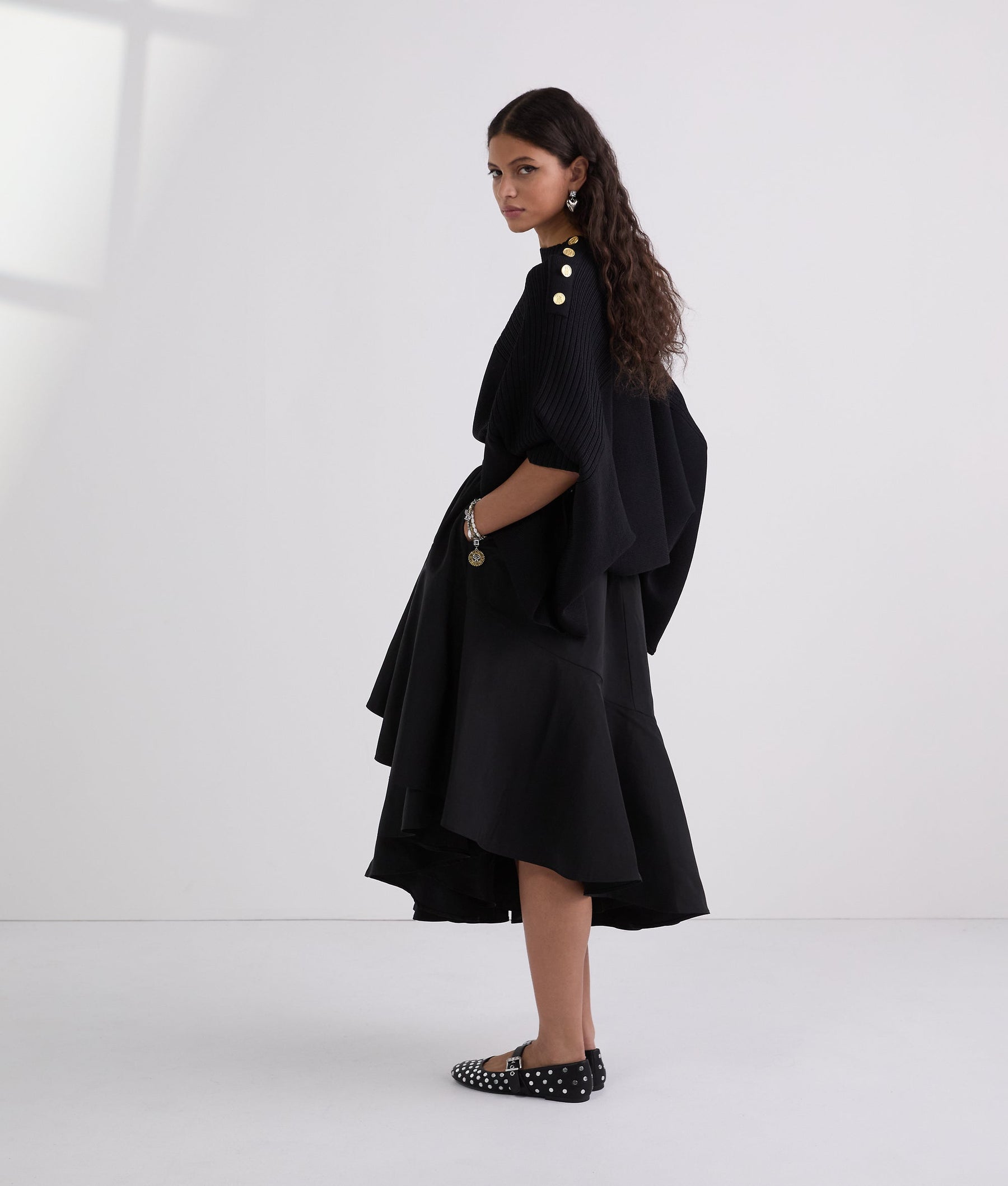 VOLUMINOUS RUFFLE SKIRT