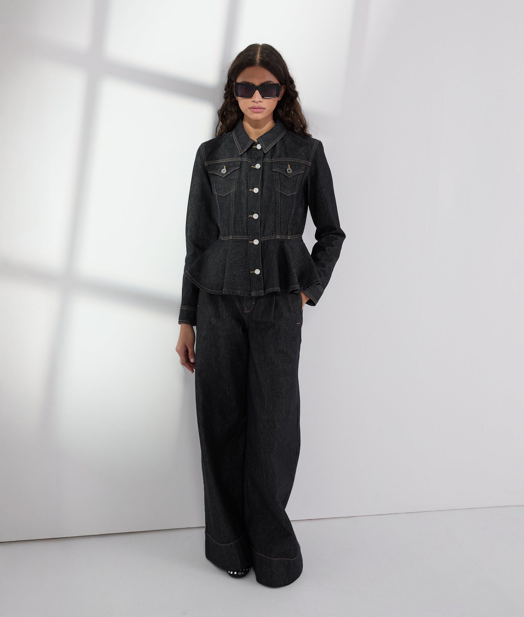 CONTRAST STITCH DENIM JACKET