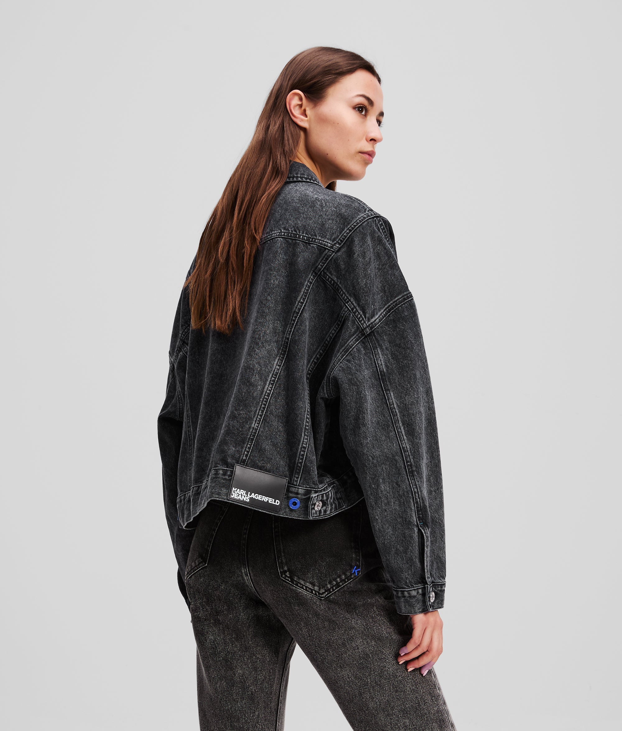 OVERSIZED CROPPED JEAN JACKET