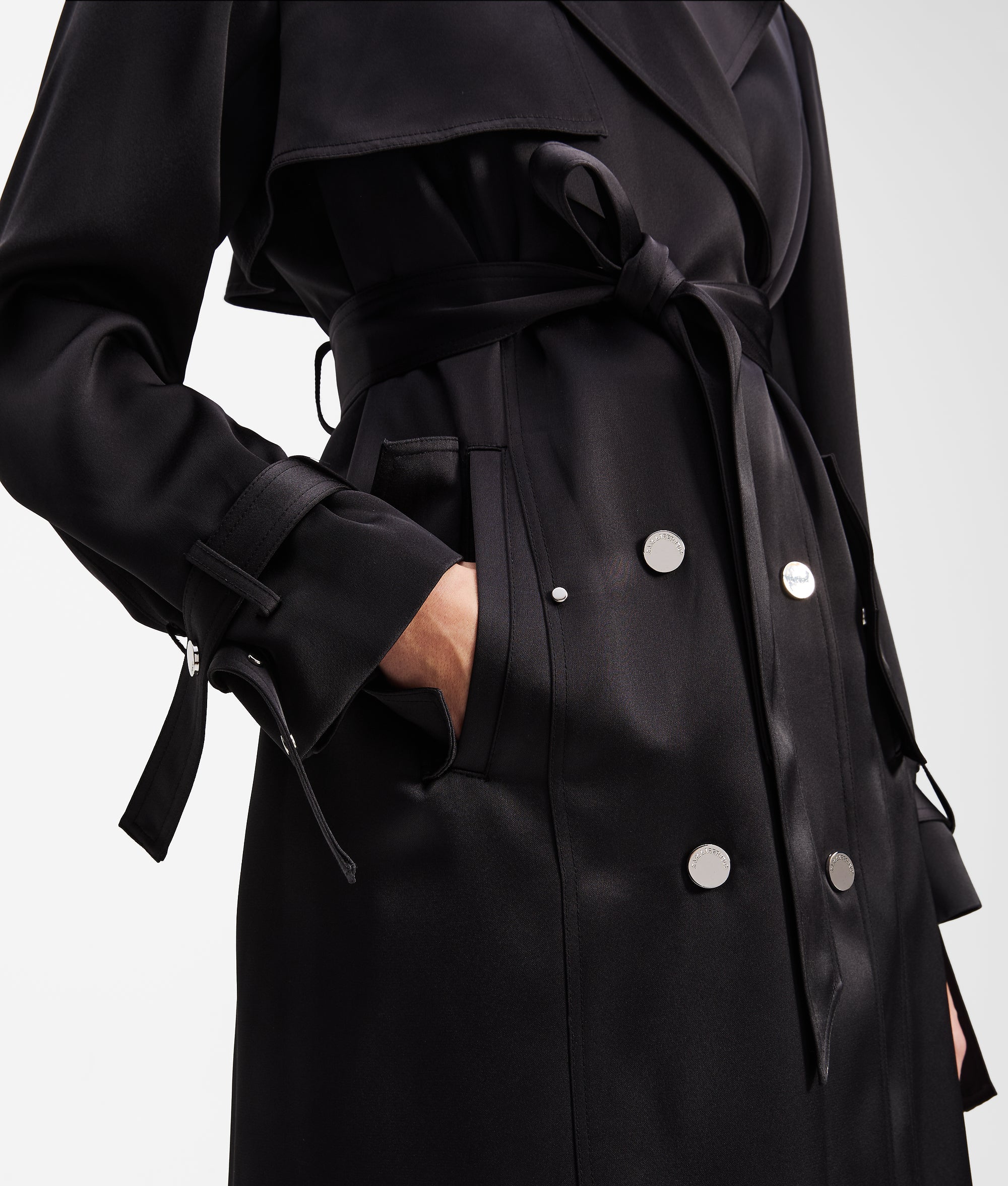 FLUID TRENCH COAT