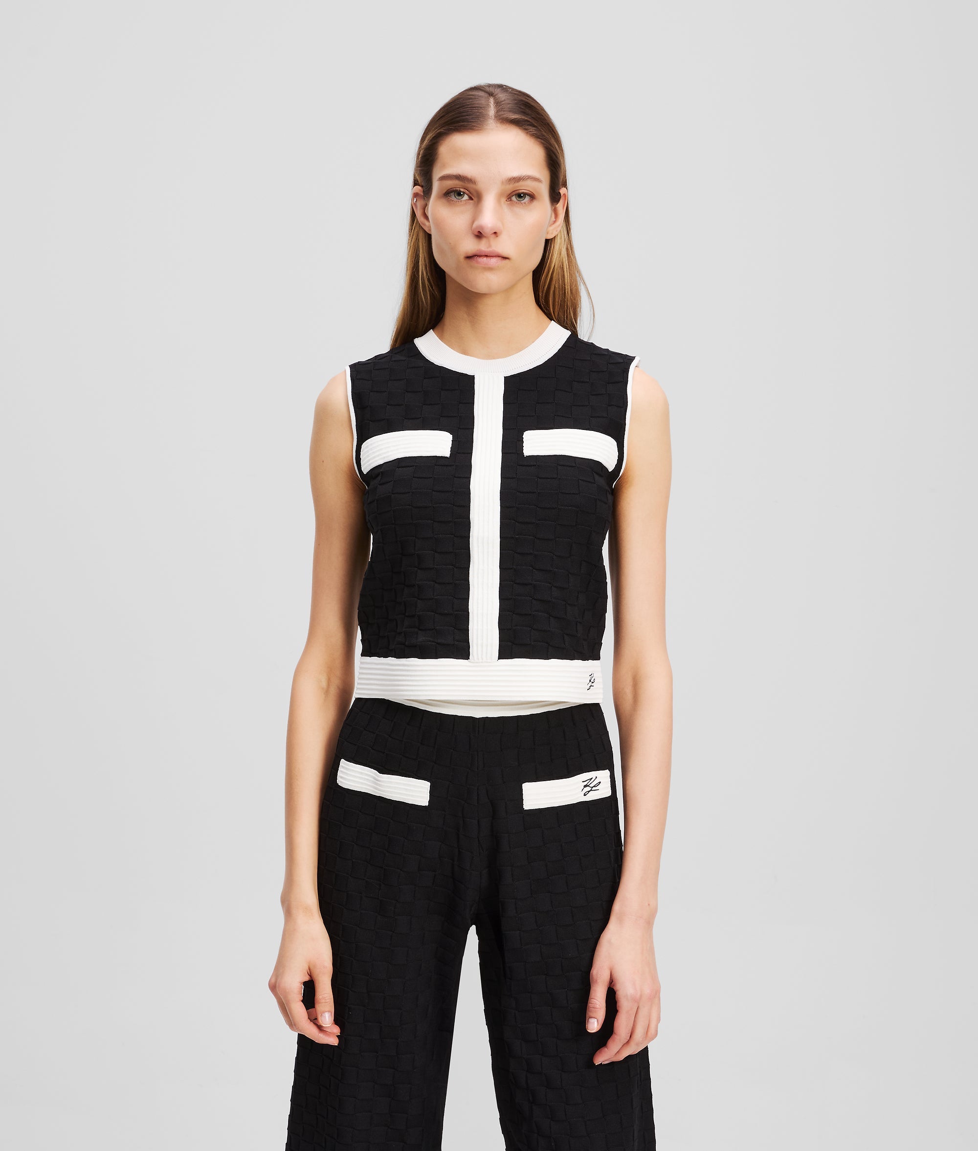 CONTRAST PIPING JUMPER