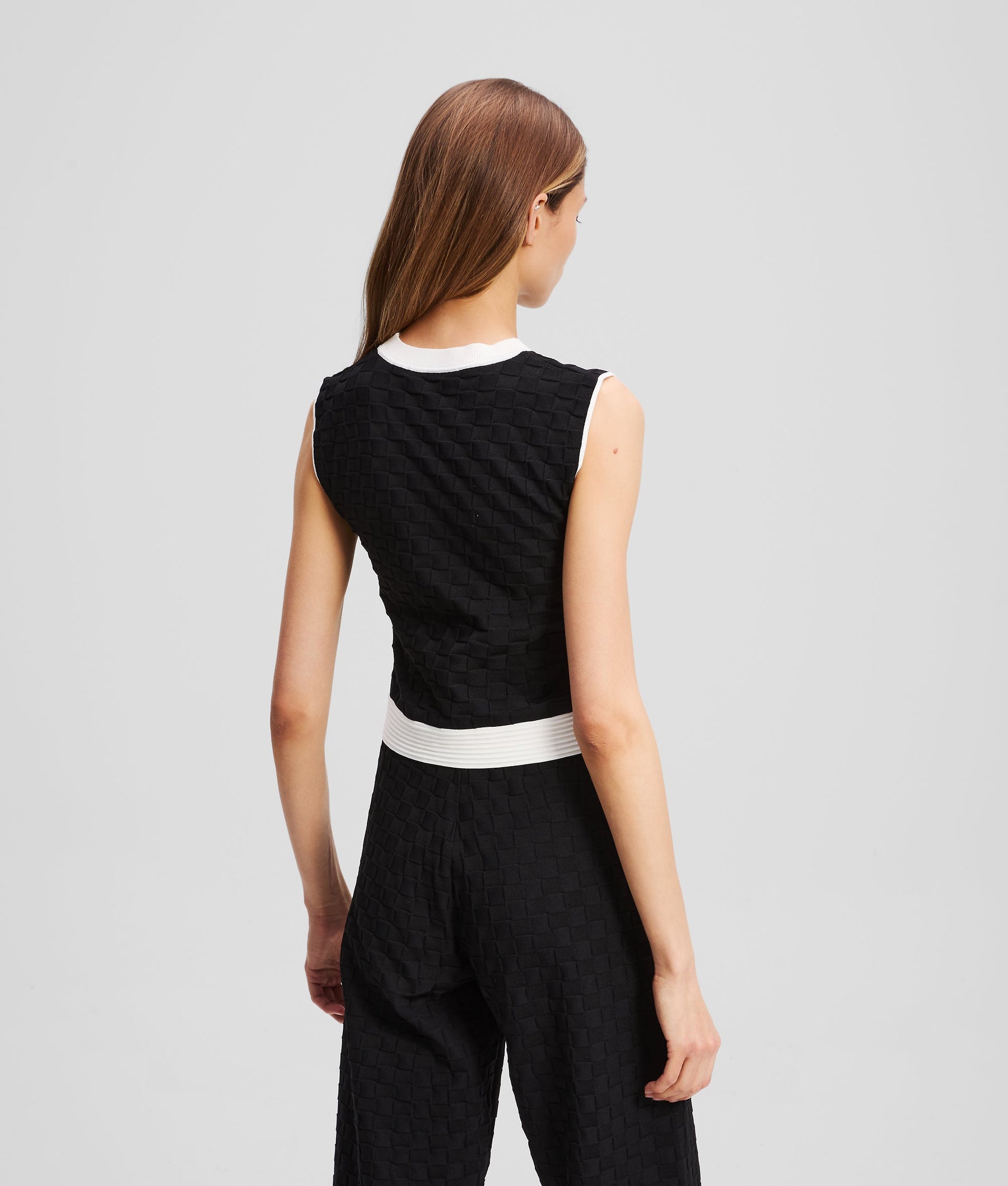 CONTRAST PIPING JUMPER