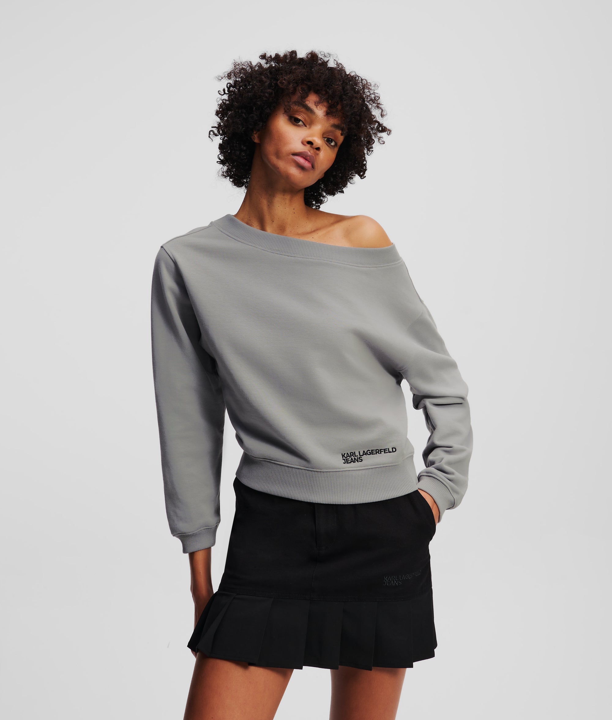 OFF-SHOULDER JUMPER