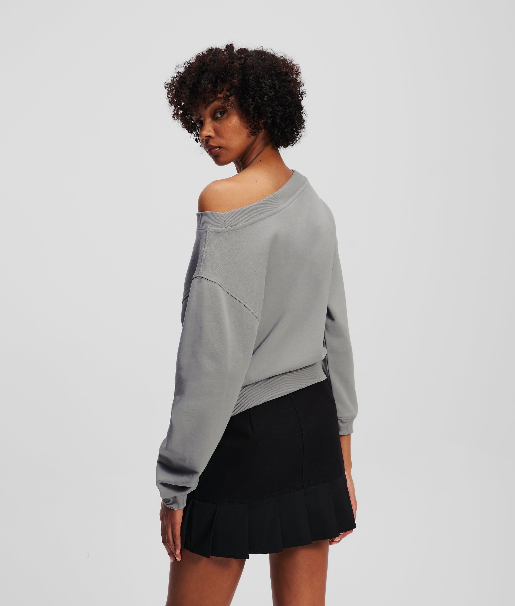 OFF-SHOULDER JUMPER