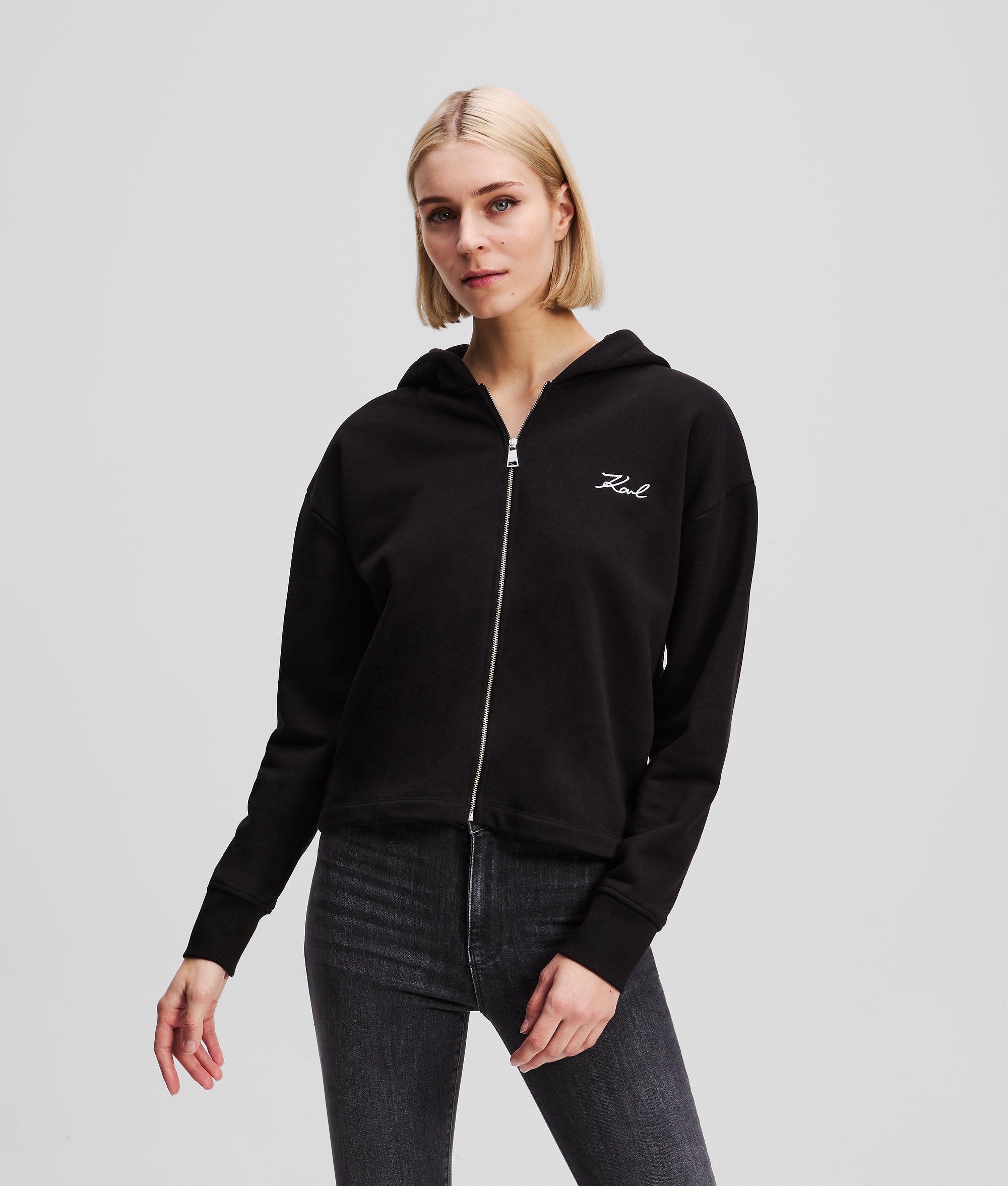 SIGNATURE ZIP-UP HOODIE