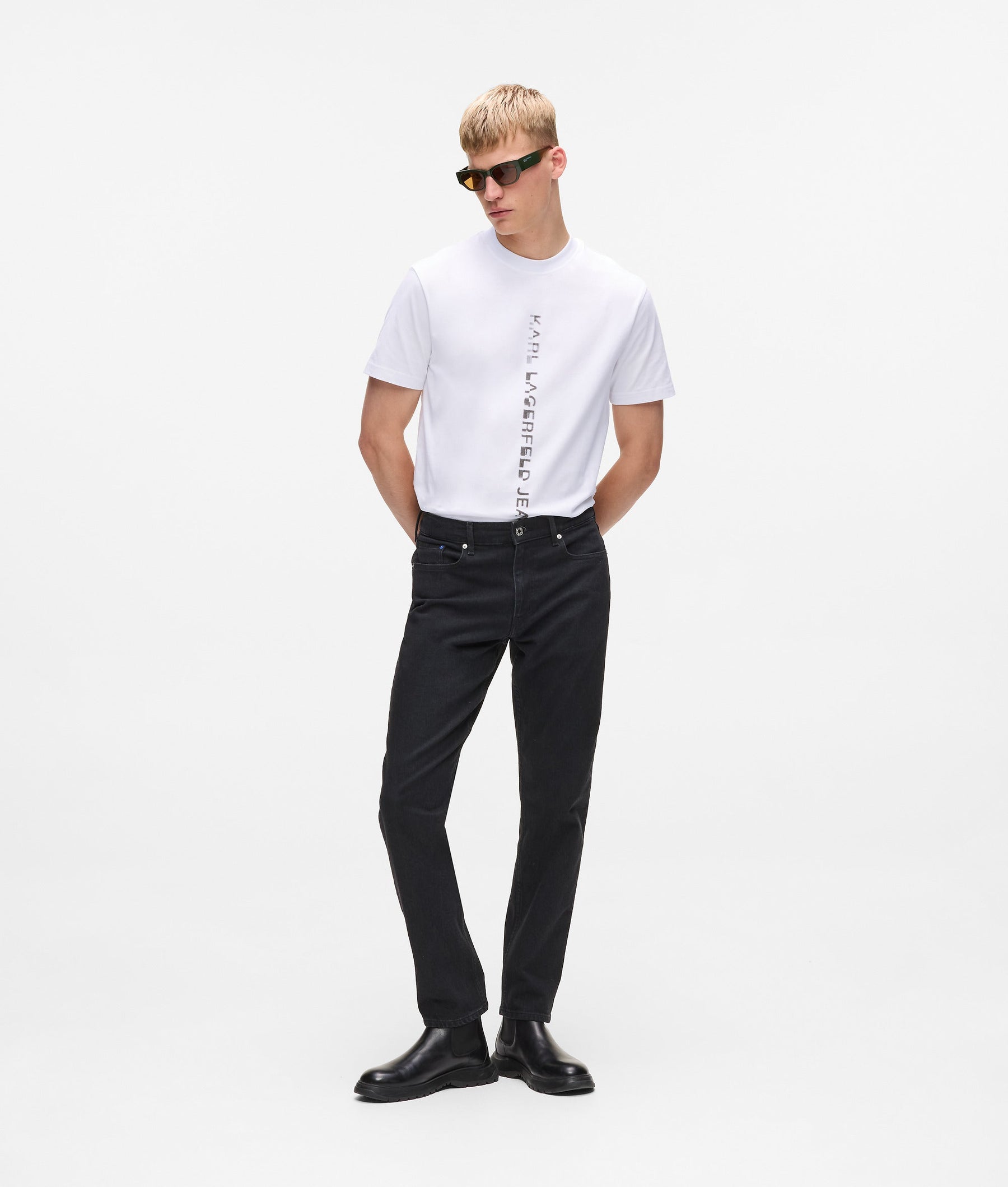 Vertical logo T-shirt