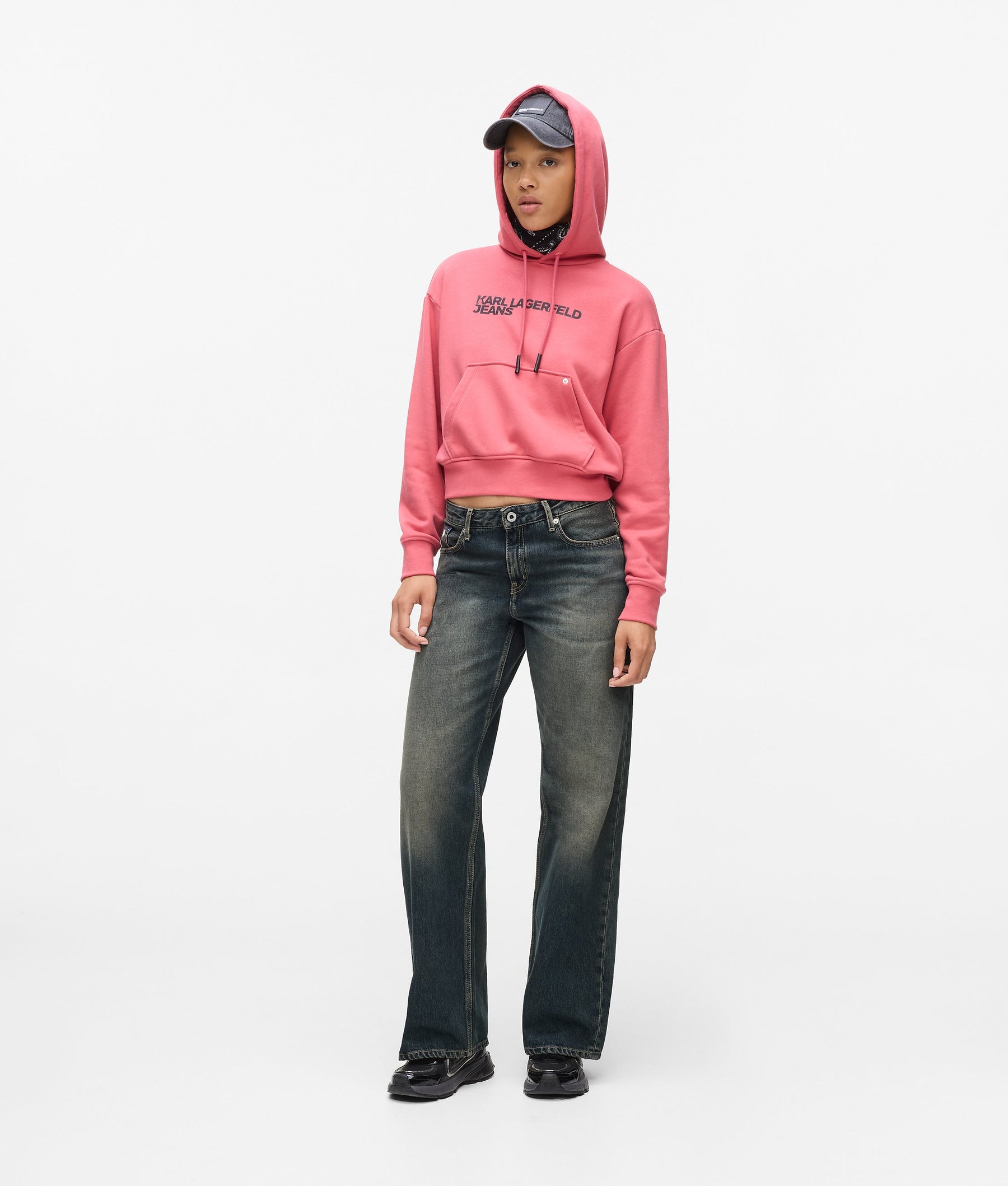 Mid-rise relaxed jeans