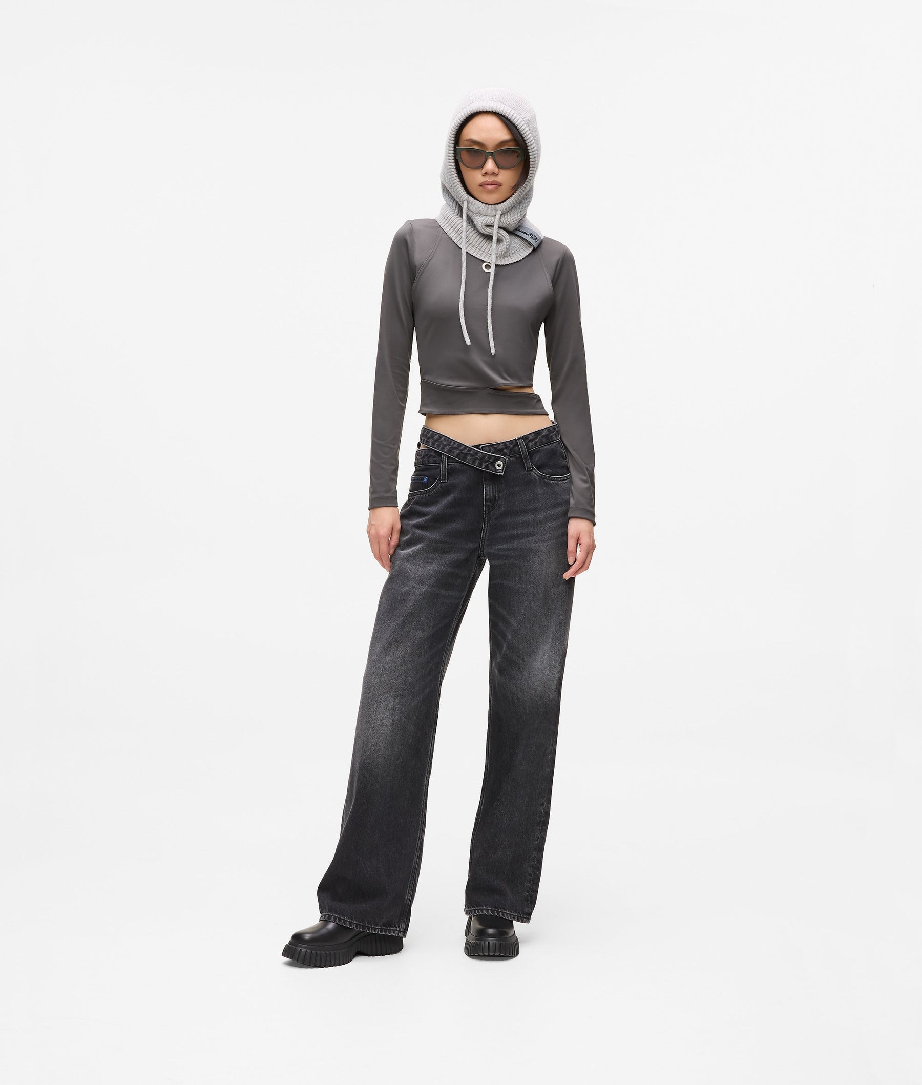 Cutout waist relaxed jeans