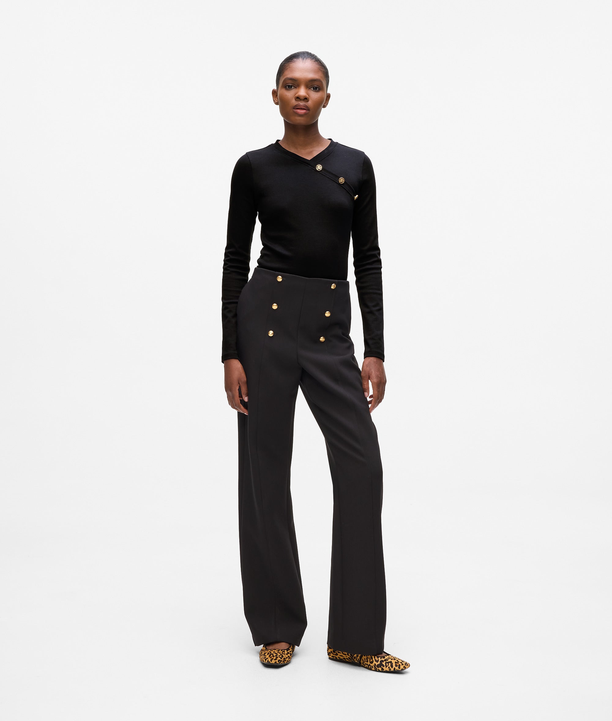 Button-detail long-sleeved T-shirt