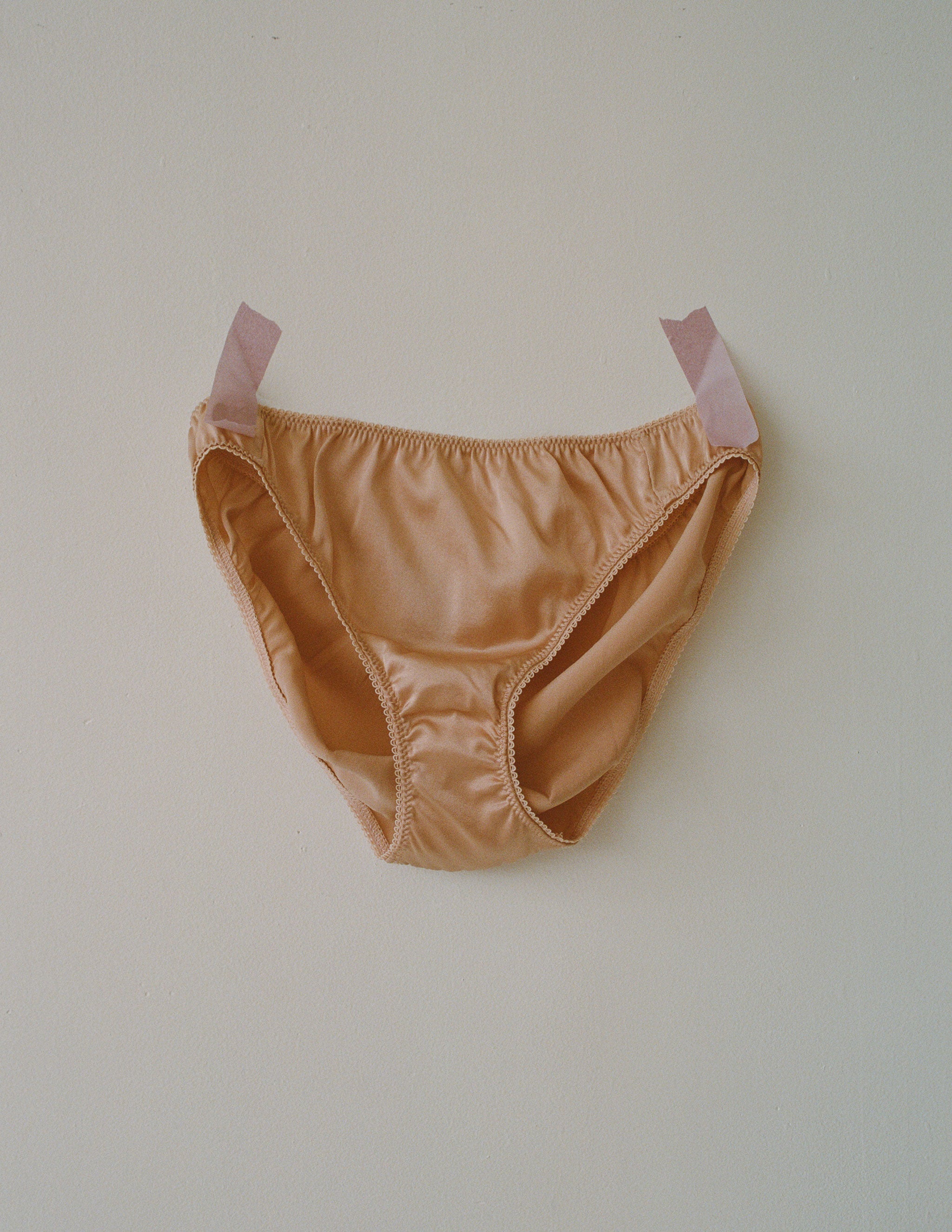 Gwyneth Panty Bare