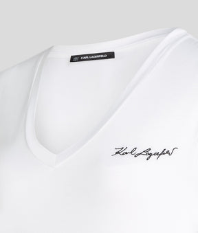 SIGNATURE V-NECK RUCHED T-SHIRT