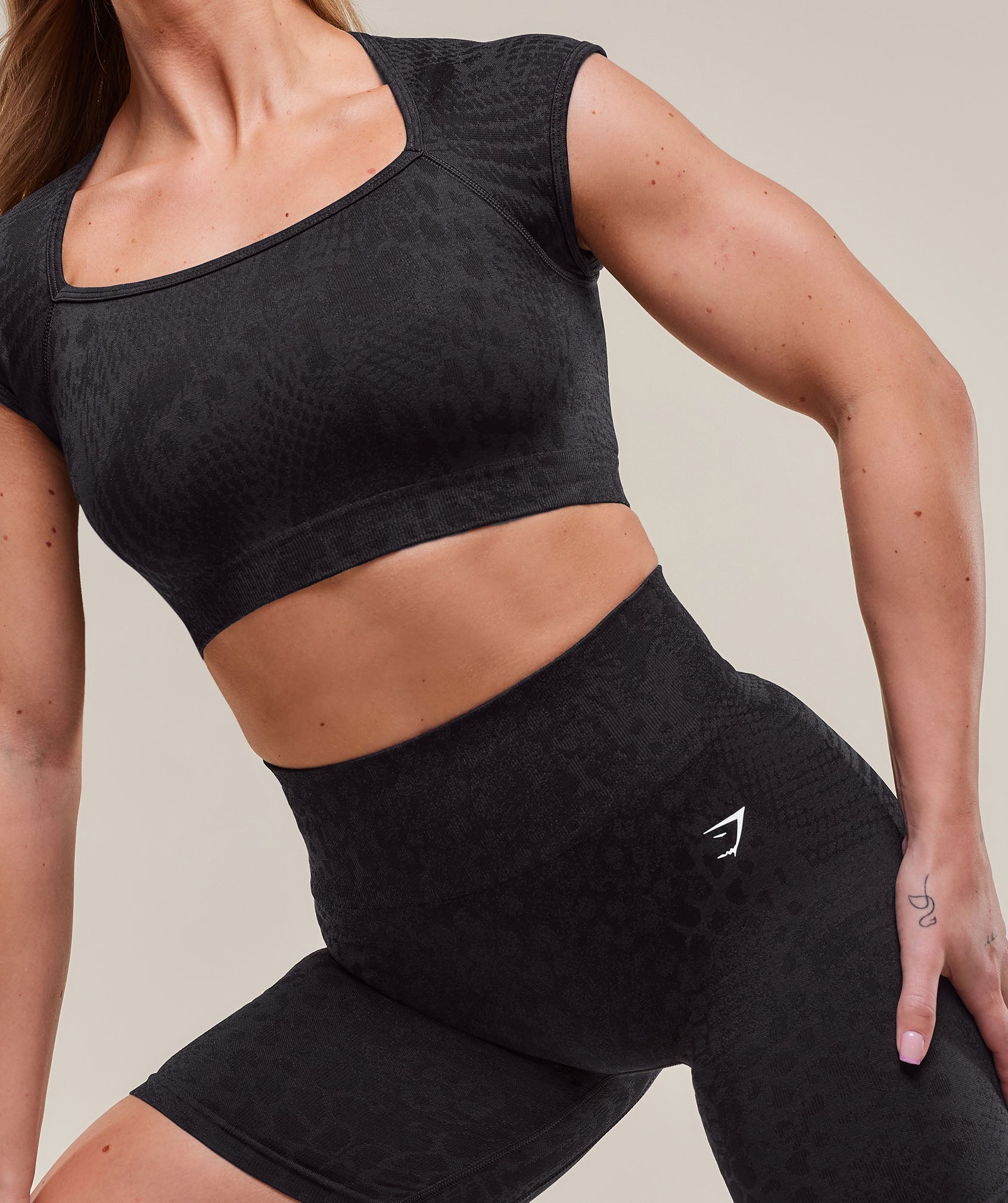 Gymshark Adapt Animal X Whitney Seamless Crop Top - Black/Asphalt Grey