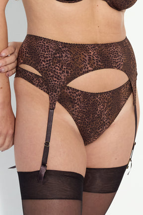 Shania Suspender