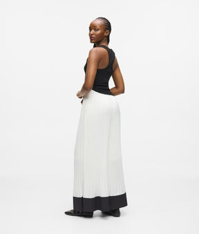 Pleated wide-leg pants