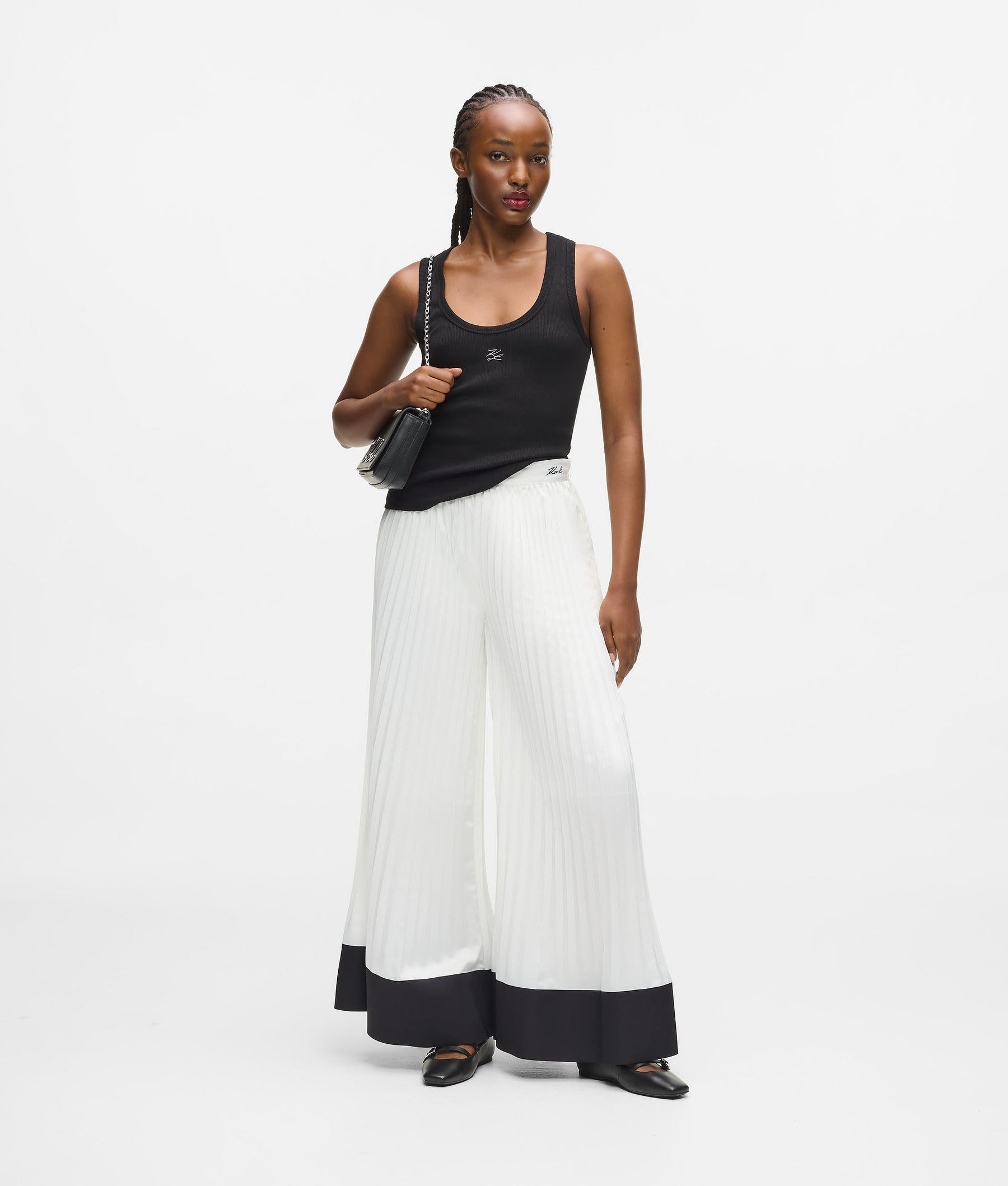 Pleated wide-leg pants