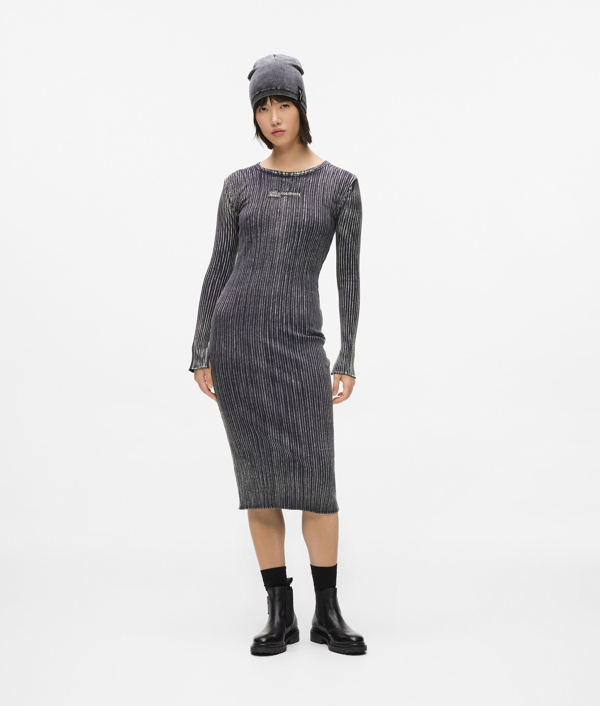 Ribbed long-sleeved dress