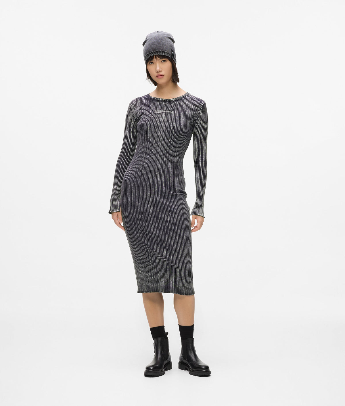 Ribbed long-sleeved dress