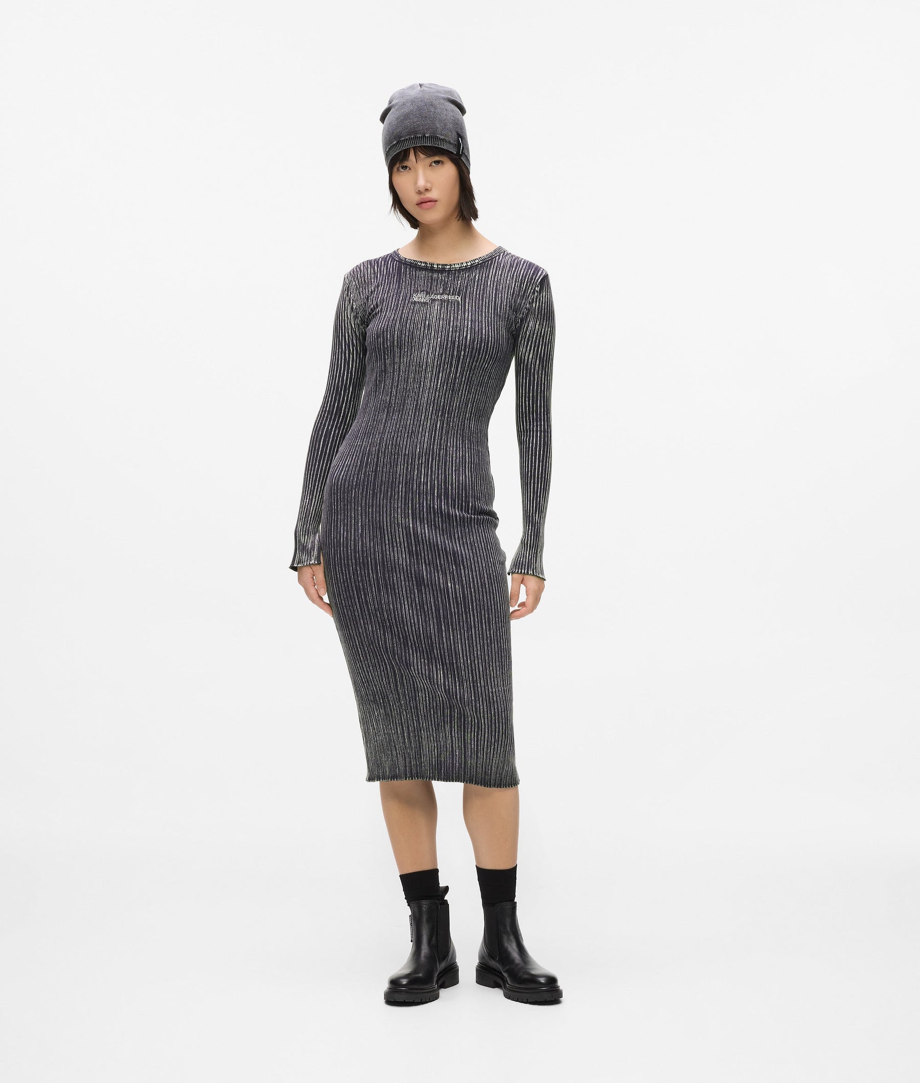 Ribbed long-sleeved dress
