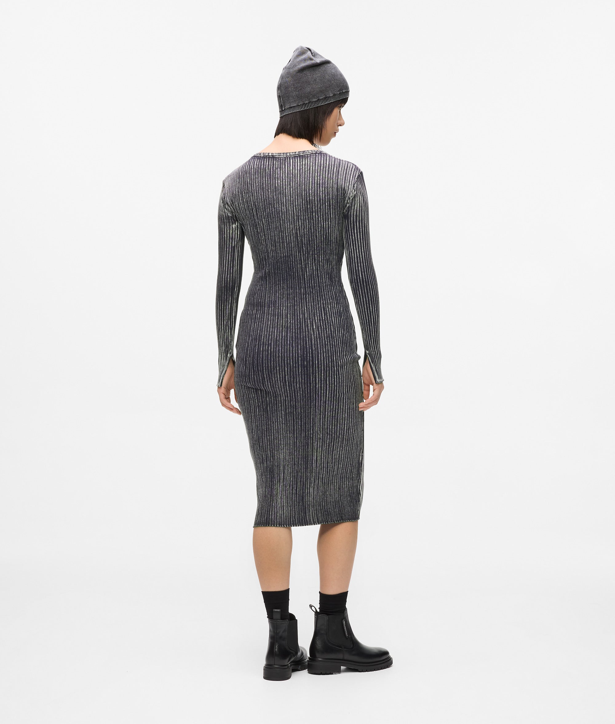 Ribbed long-sleeved dress