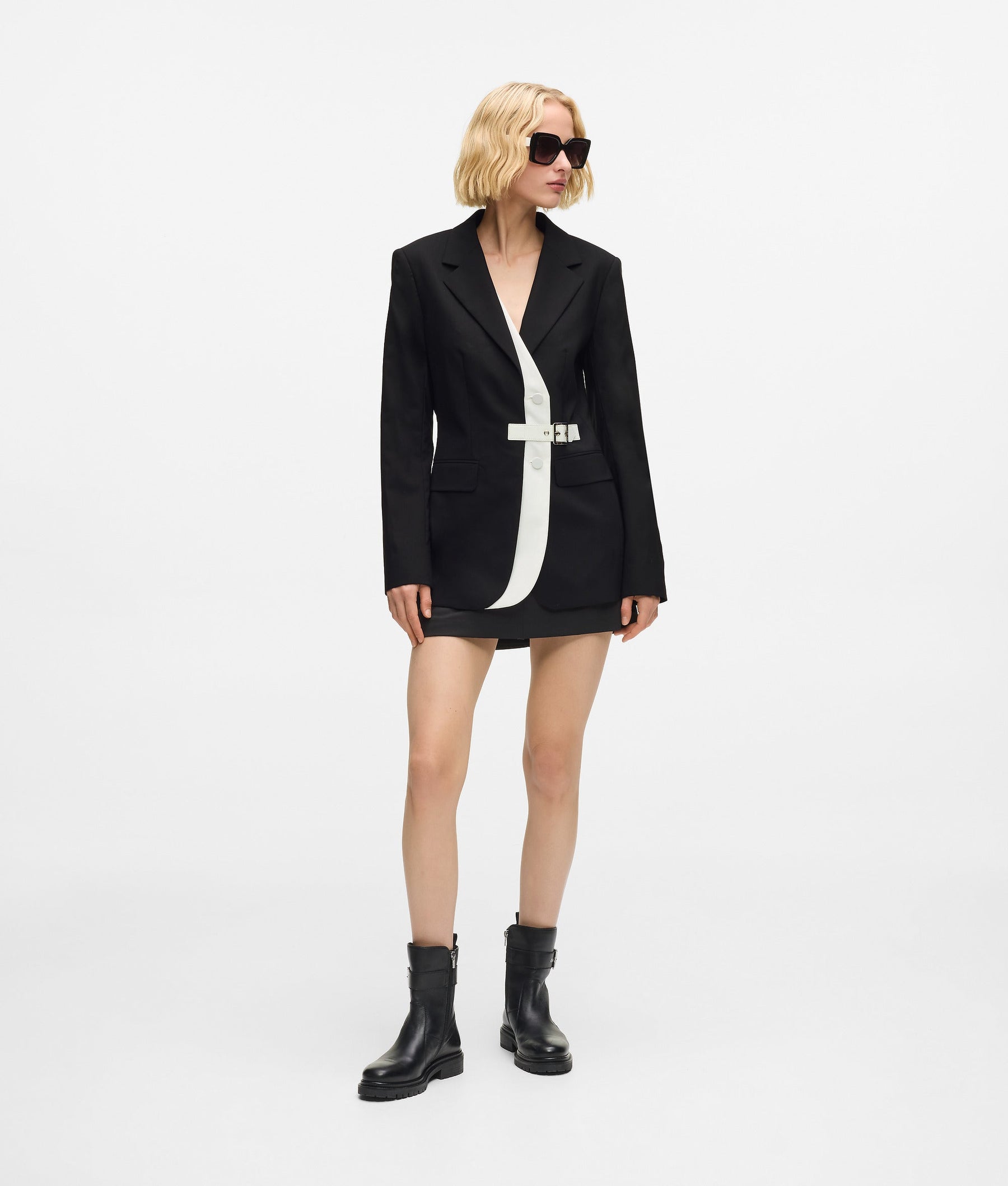 Belted contrast lapel blazer