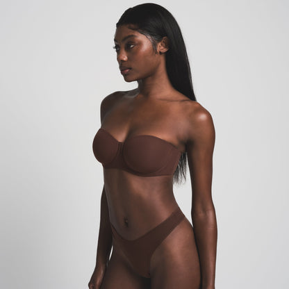 Fits Everybody Strapless Bra — Part 1