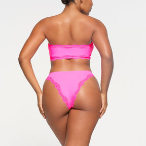 FITS EVERYBODY LACE BANDEAU | TAFFY TONAL