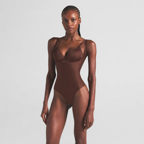 SKIMS BODY CORE SCULPT OPEN BUST THONG BODYSUIT | COCOA