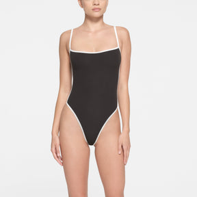 FITS EVERYBODY CONTRAST TRIM SCOOP NECK BODYSUIT | ONYX