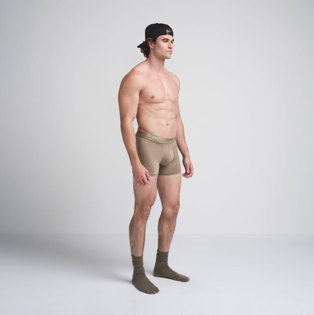 SKIMS STRETCH MENS 3" BOXER BRIEF | DESERT