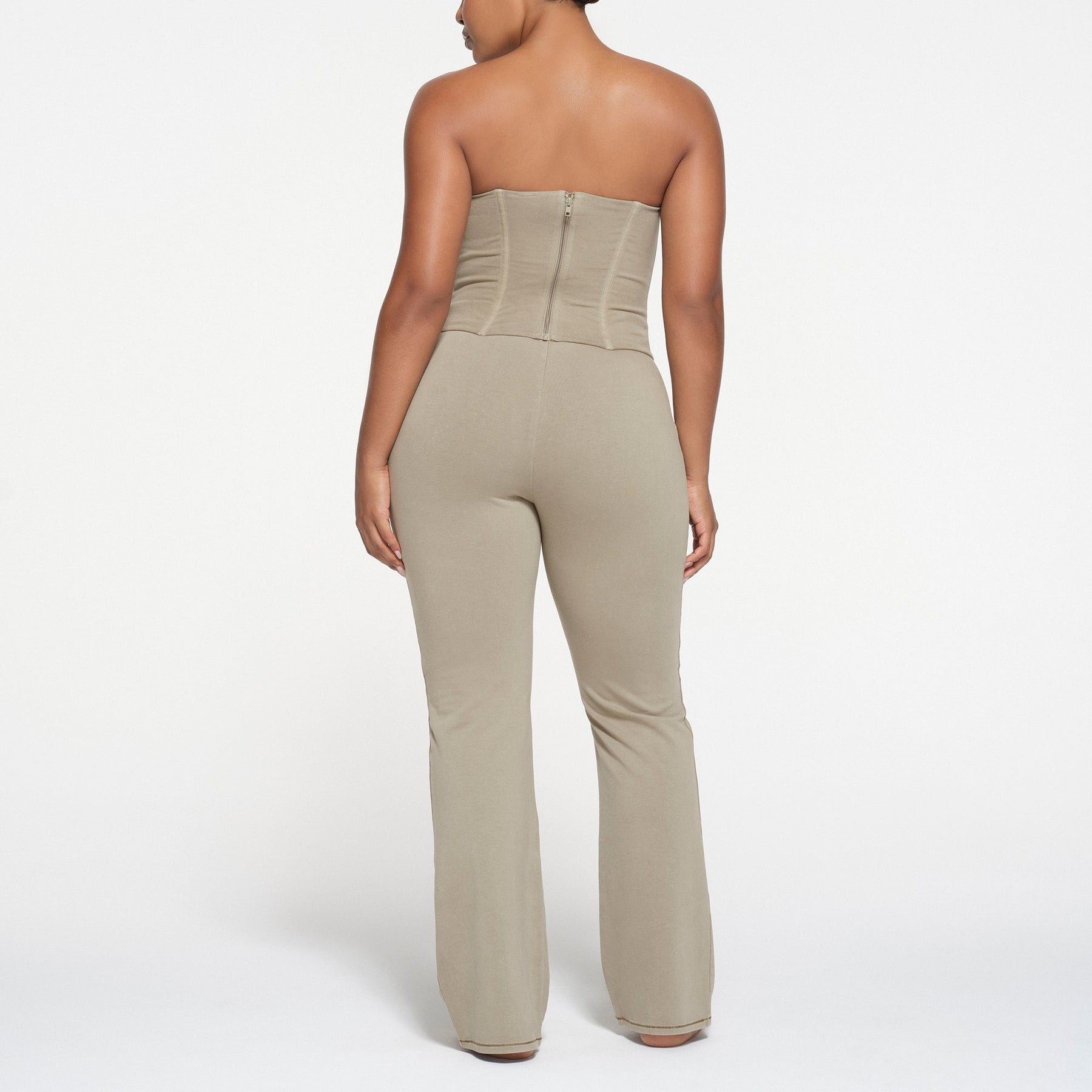 OUTDOOR HIGH-WAISTED FLARE LEGGING | TAUPE
