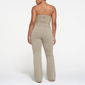 OUTDOOR HIGH-WAISTED FLARE LEGGING | TAUPE