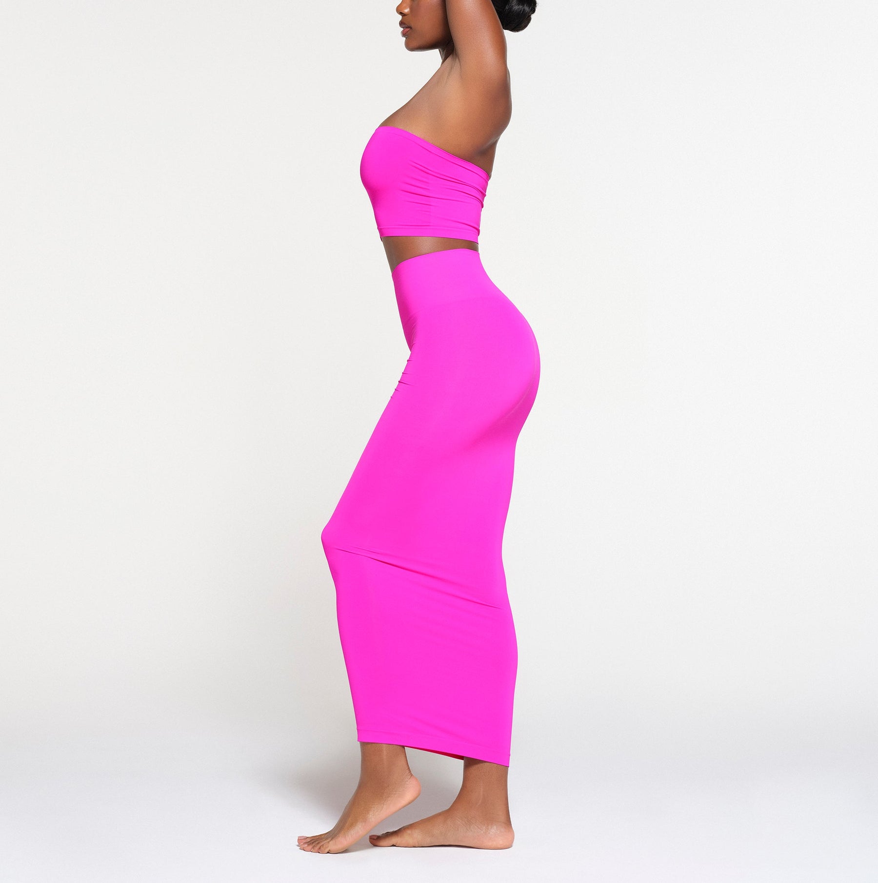 SOFT SMOOTHING SEAMLESS LONG TUBE SKIRT | FUCHSIA