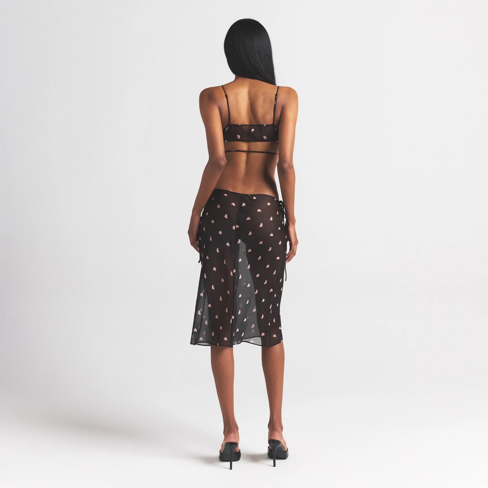 SKIMS ROMANCE SKIMPY WRAP BRALETTE | OBSIDIAN SPACED HEARTS