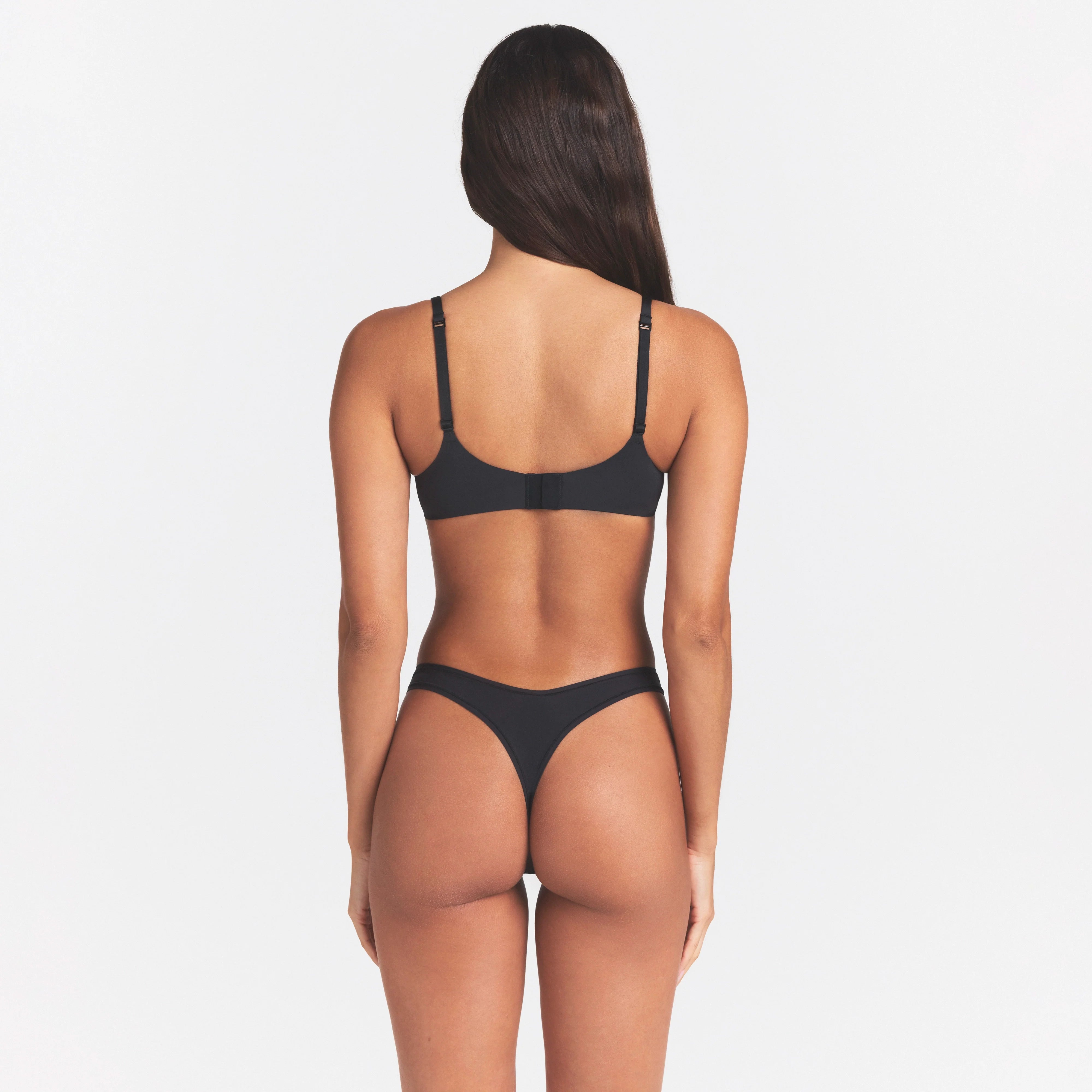 Skims Ultimate Teardrop T-shirt Bra — Part 1