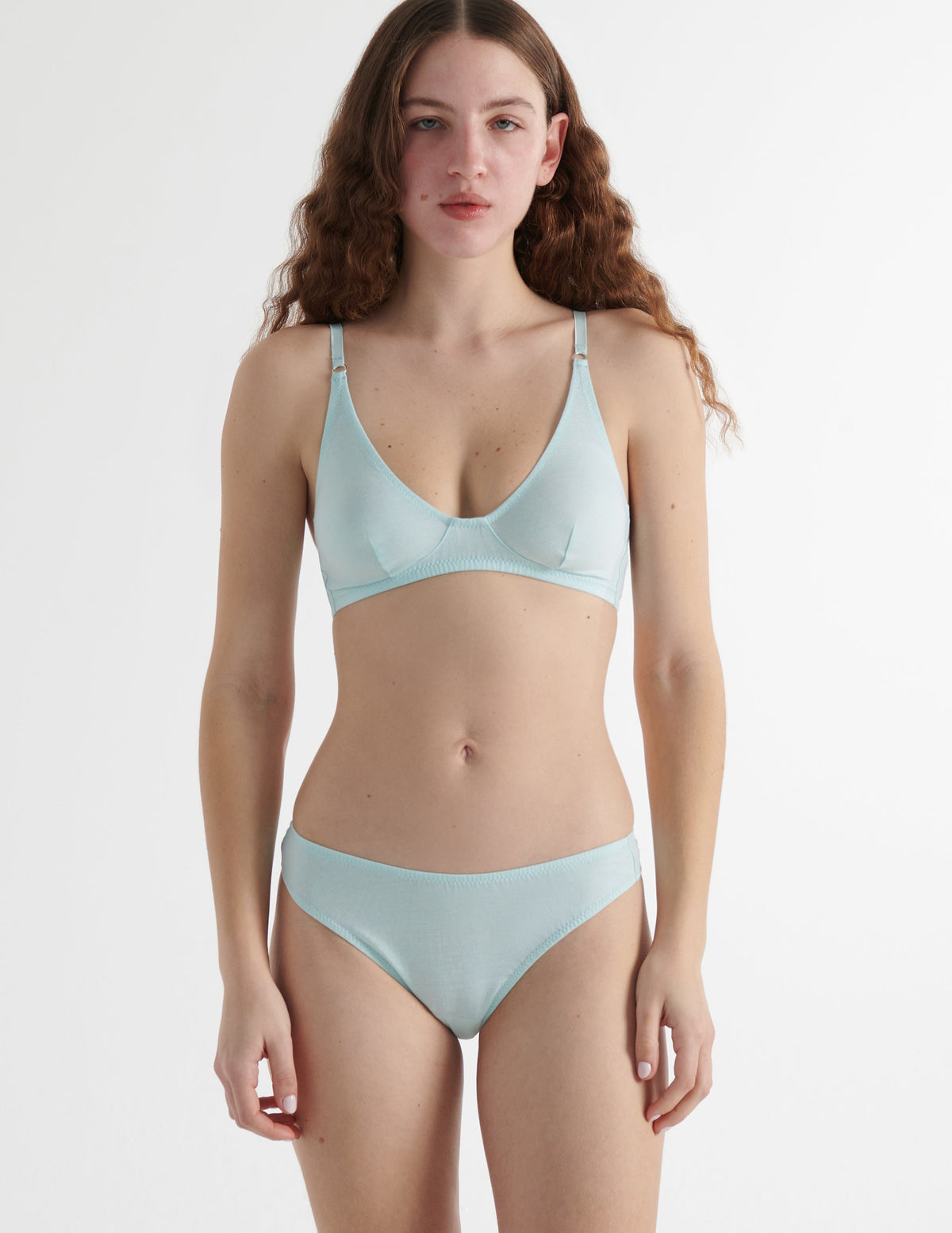 Bettina Thong Crisp