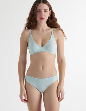 Bettina Thong Crisp