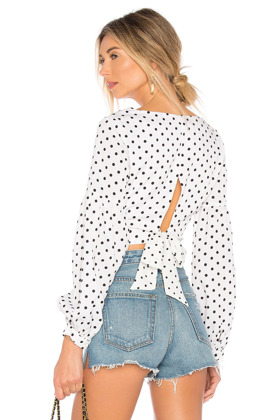 superdown Yasmin Tie Back Crop Top in White & Black
