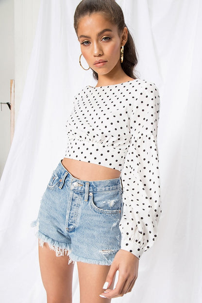 superdown Yasmin Tie Back Crop Top in White & Black