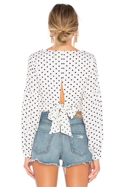 superdown Yasmin Tie Back Crop Top in White & Black