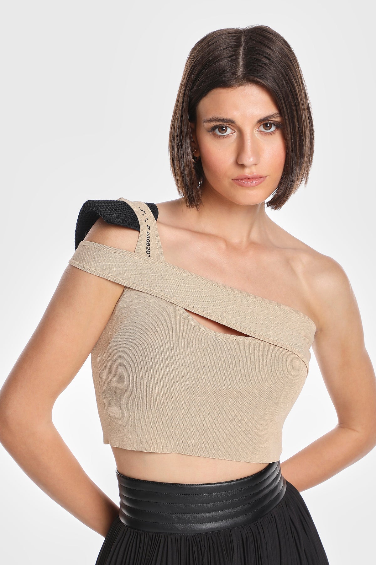 CROSSOVER ONE SHOULDER TOP W/ SHOULDER PAD