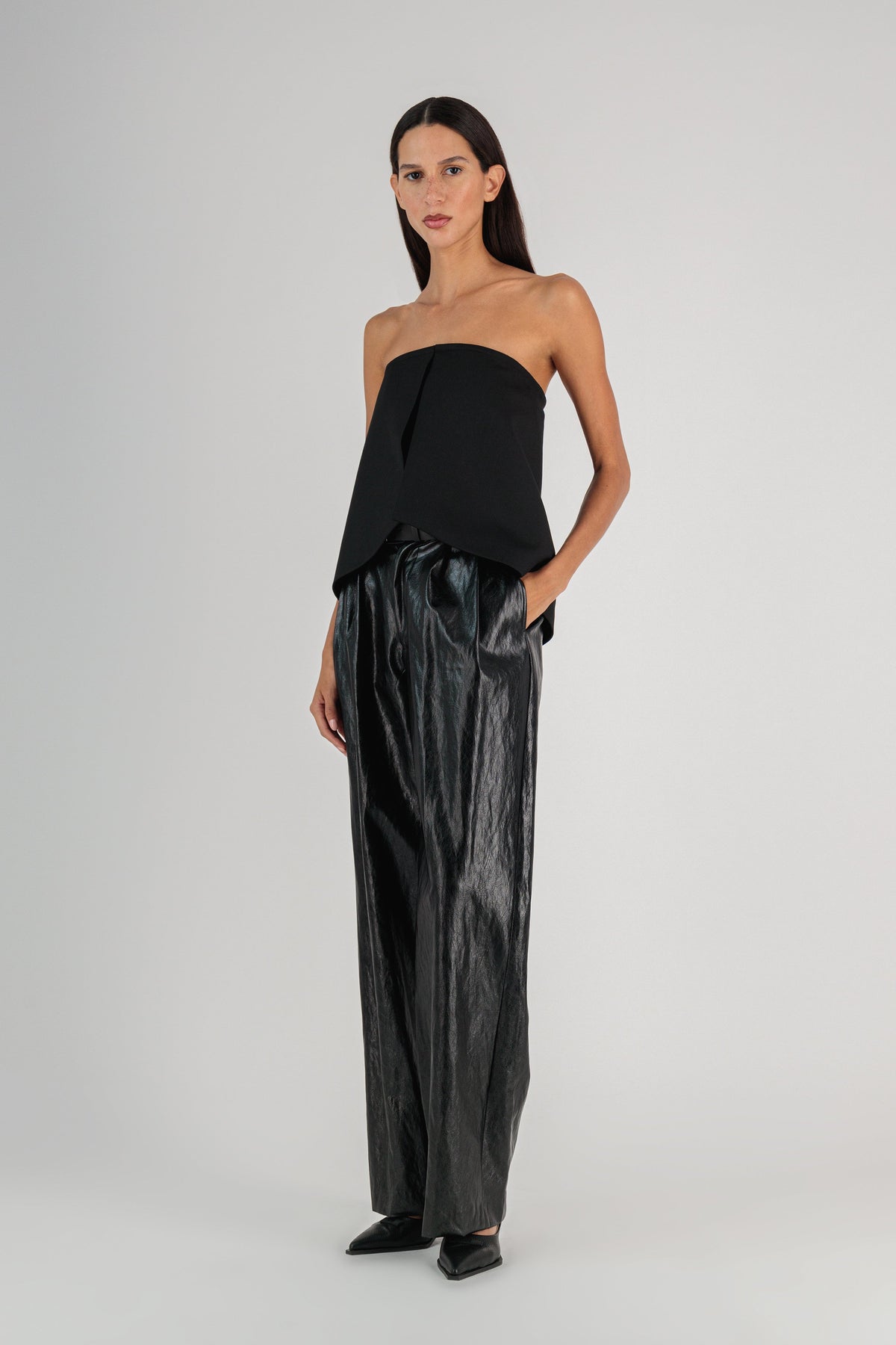 CARA STRAPLESS TOP