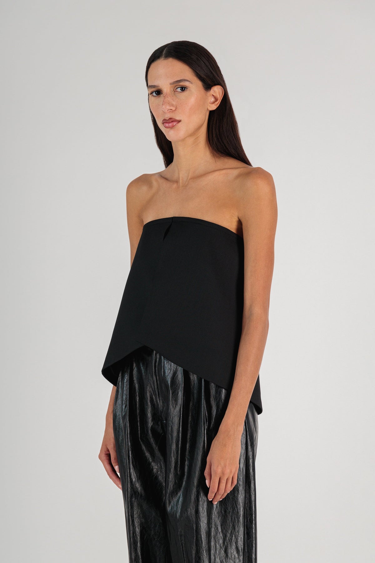 CARA STRAPLESS TOP