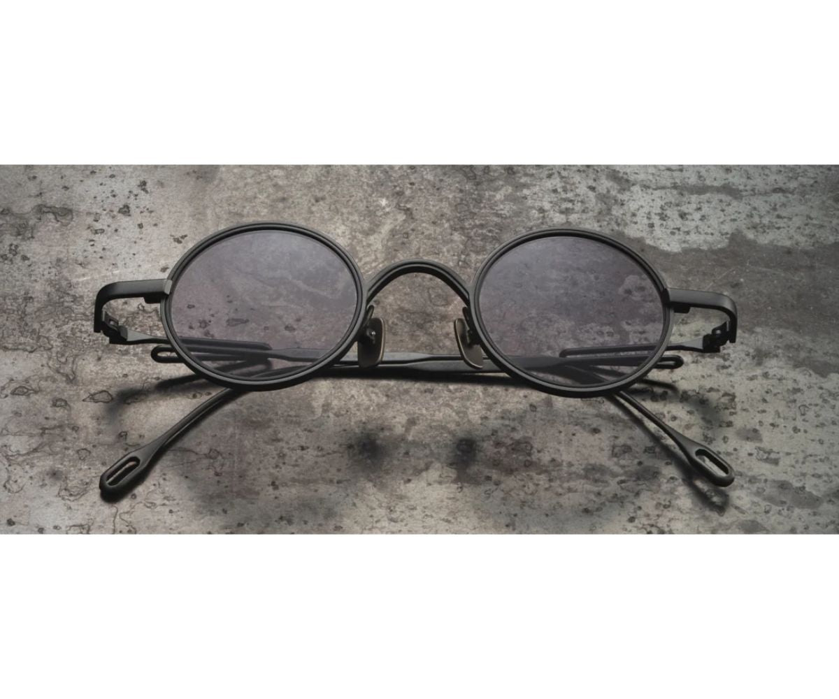 C001 GRAPHITE / GREY 39