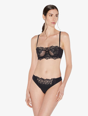 Black thong with macramé