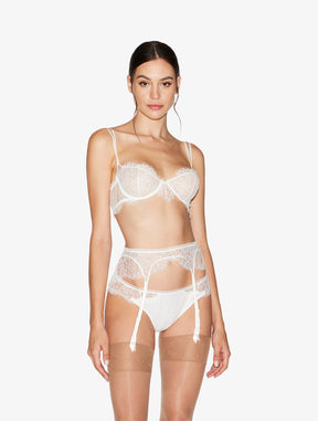 Lace Suspender Belt in Natural